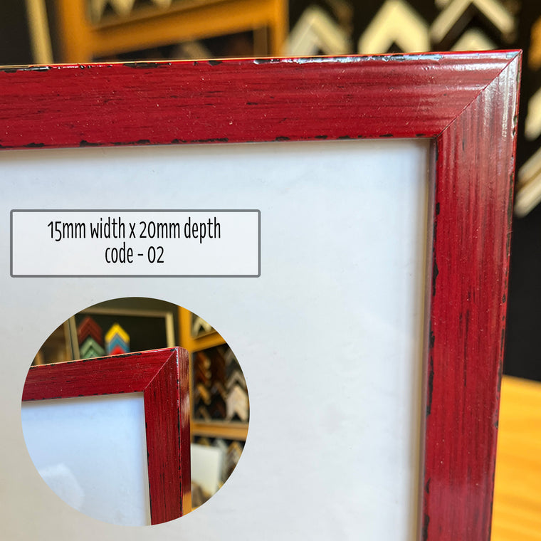 A4 Print frame in distressed red with black detail made from quality framing materials. This Picture Frame is perfect for an A4 artwork or Print, or you can add a matboard insert for smaller A5 artwork or 6”x8” photos.